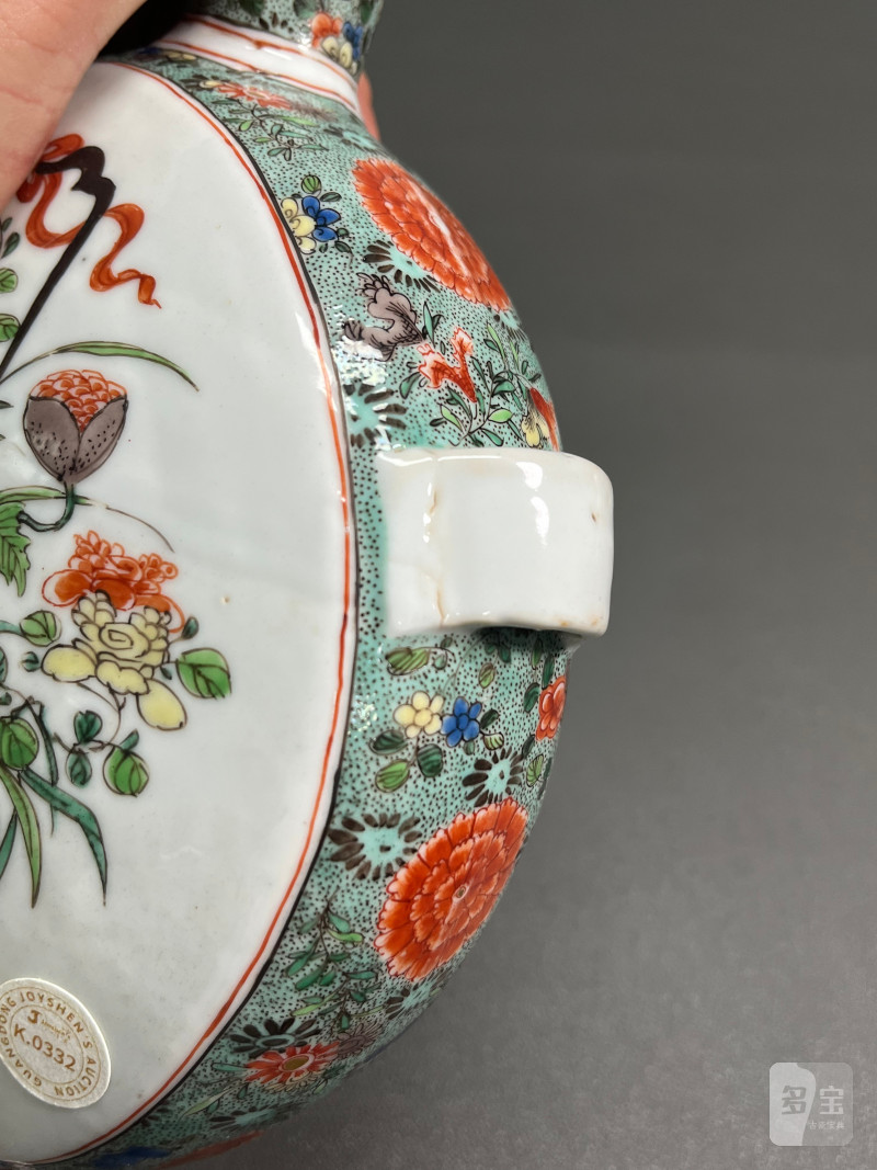 清康熙  五彩“花篮纹”双耳穿带抱月瓶 - 图13